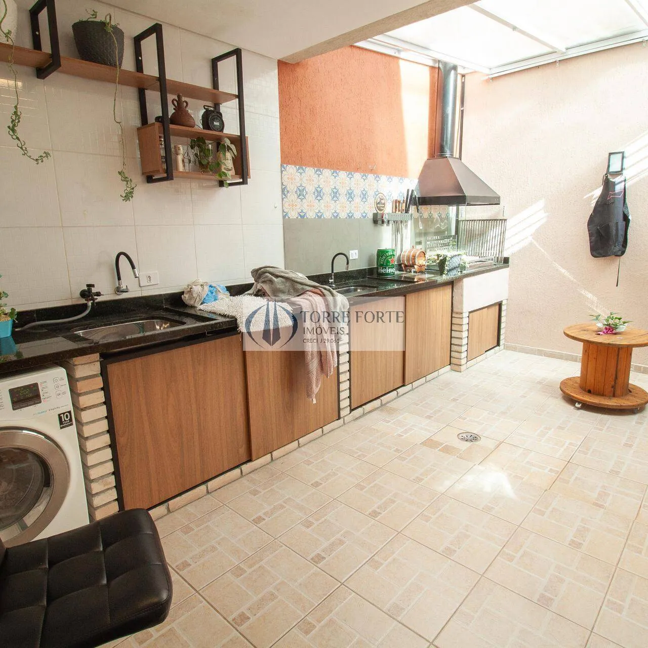 Imagem Linda casa com 3 suítes , churrasqueira, varanda , 2 vagas
