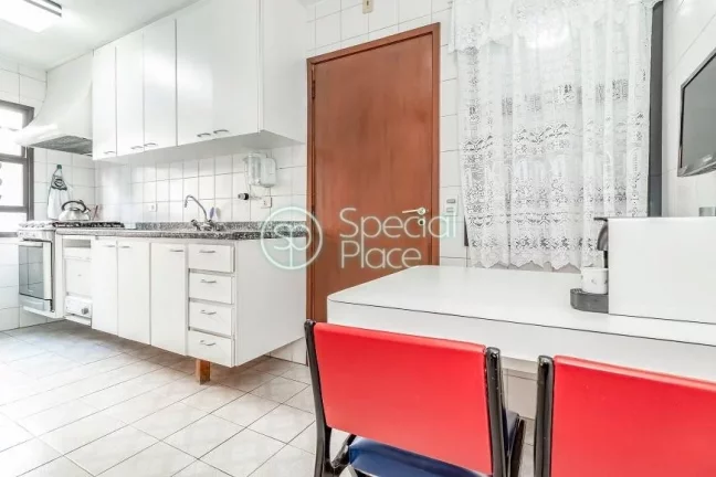 Imagem Ótimo apartamento com 135m² no Brooklin. Amplo living com varanda na copa das árvores, sala de ja...