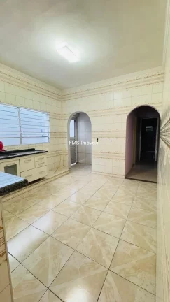 Foto do imóvel Imperdível oportunidade: Casa à venda na Guilhermina, Praia Grande-SP! 2 quartos, 1 sala, 2 banheiros, 1 vaga, 125m².