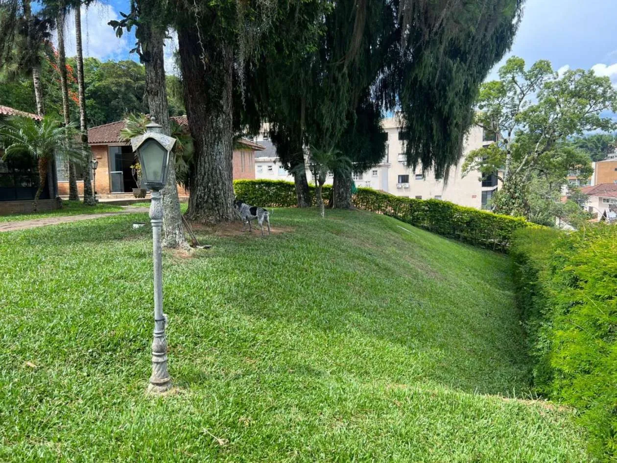 Imagem Casa para Venda em Petrópolis / RJ no bairro Valparaíso