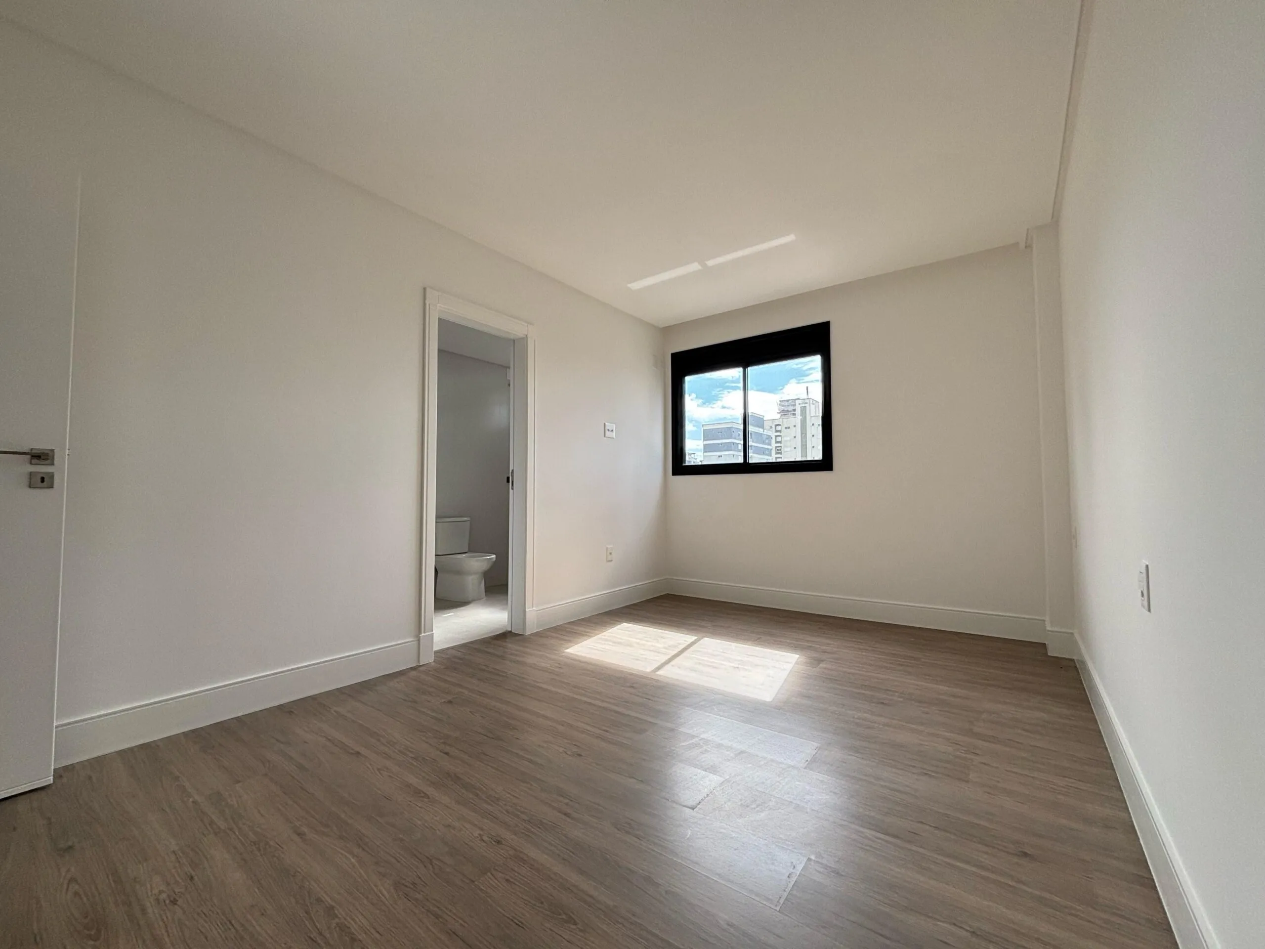 Imagem Apartamento à venda com 132m2 por R$ 2.299.000,00