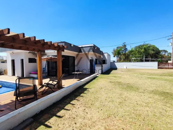 Imagem Espetacular Casa Térrea com 2 lotes e mobiliada no Ninho Verde II