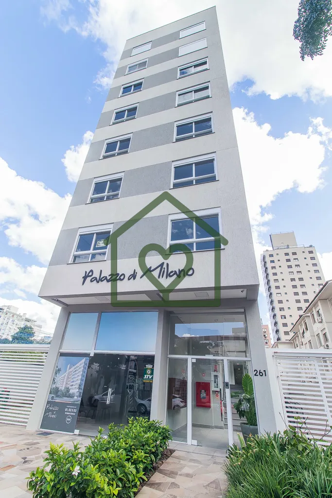 Descubra o seu novo lar no coração do Menino Deus, um dos bairros mais desejados de Porto Alegre! ...