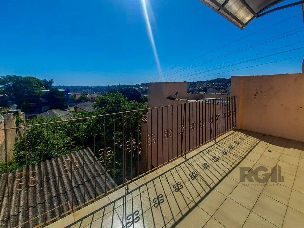 Imagem Excelente casa de 240m² com 4 dormitórios e 2 vagas.