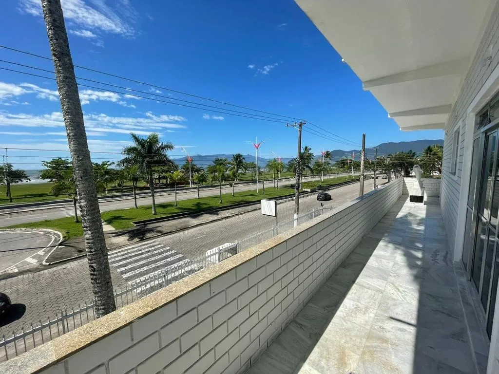 Imagem Incrível Prédio Empresarial para clínicas médicas ou laboratório com 1.450m2