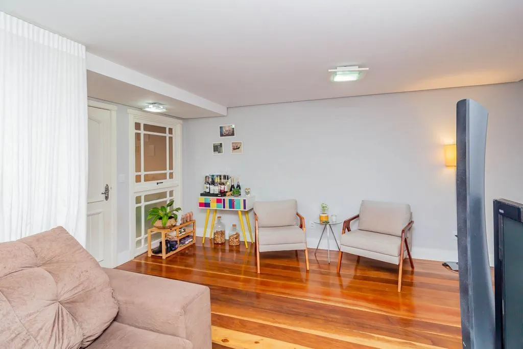 Imagem Casa de 3 dormitórios à venda no Bairro Serraria - Porto Alegre
