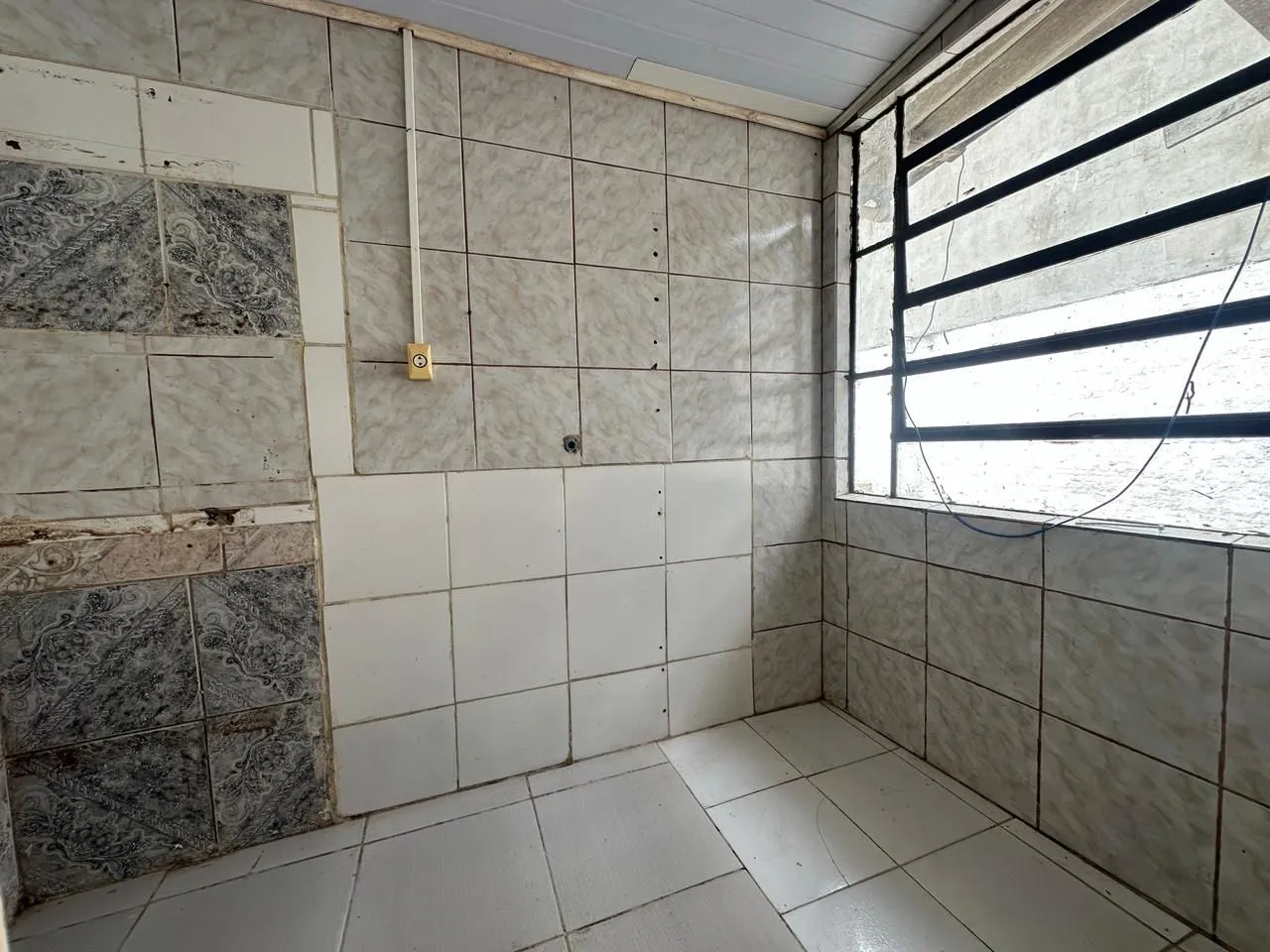 Imagem Casa com 3 dormitórios e edicula para venda e locação no bairro Belém Novo