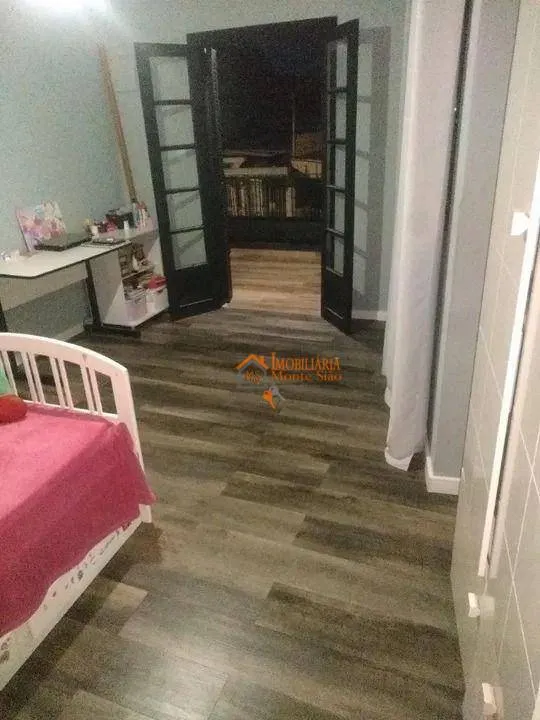 Imagem Casa com 4 dormitórios à venda, 220 m² por R$ 990.000,00 - Jardim São Roberto - Guarulhos/SP