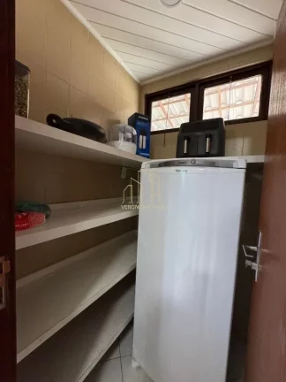 Imagem Casa à Venda no Itaigara | 4 Suítes | Piscina Privativa | Área Gourmet | 310m² Construídos