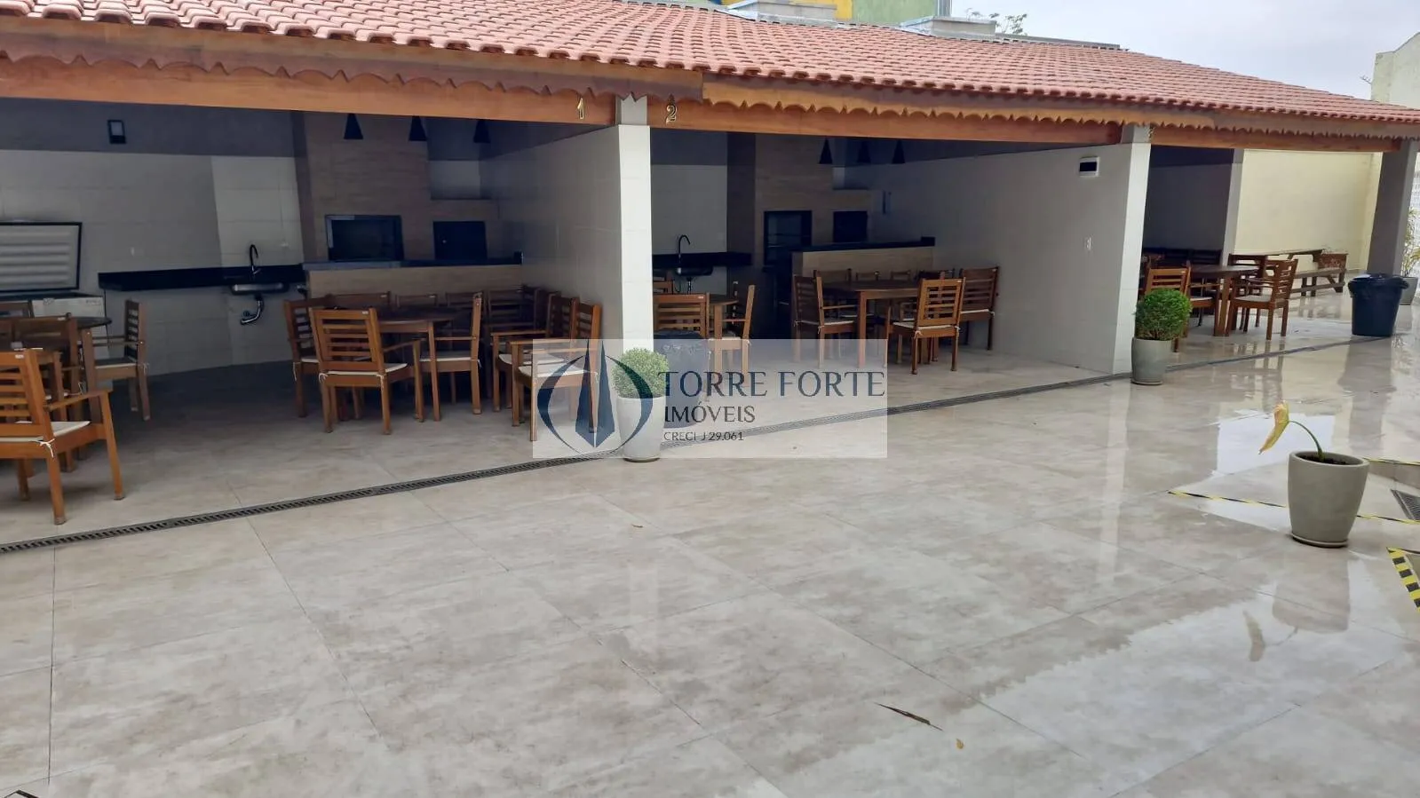 Imagem Apartamento com 2 dormitórios, 1 vaga , Varanda na Vila Ema.
