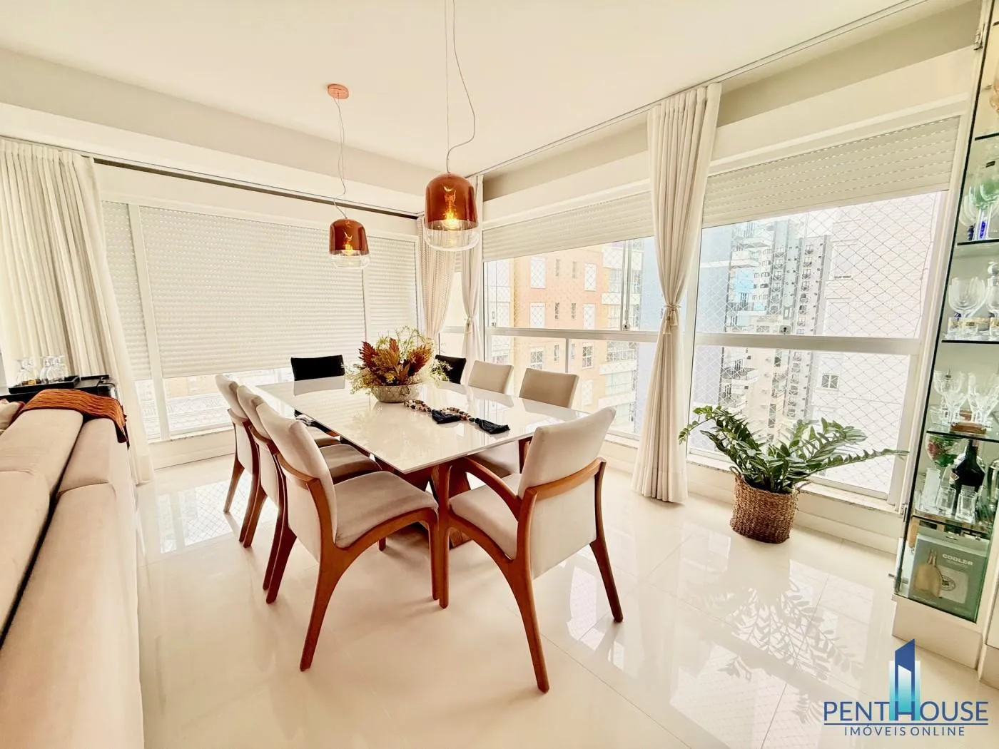 Imagem Apartamento Quadra Mar para Venda em Balneário Camboriú, CENTRO, 3 dormitórios, 3 suítes, 4 banheiros, 4 vagas