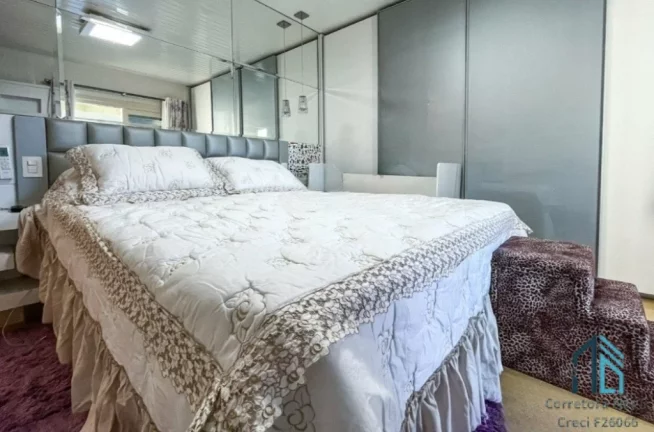 Imagem Casa com amplo terreno nos fundos de 364 m², 03 quartos c/suíte Bairro São José em Flores da Cunha RS
