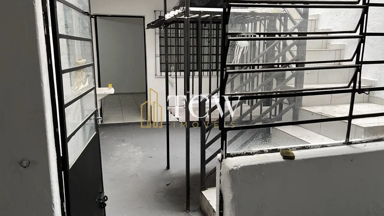 Foto do imóvel: Galpão para Locação na Luz | 300 m² | Pé-Direito de Aproximadamente 6 m | São Paulo/SP em Luz