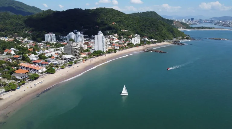 Imagem Garden com 4 dormitórios à venda sendo 4 suítes, 370.9 m² por - R$ 12.048.301,35 - Cabeçudas - Itajaí/SC