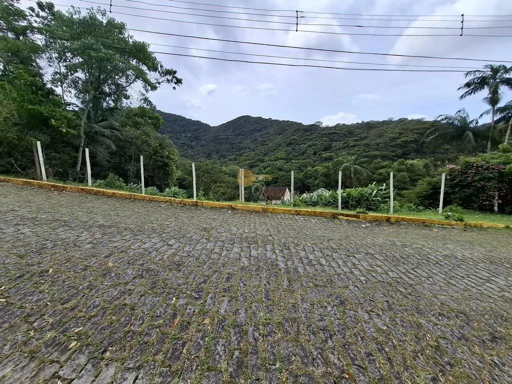 Foto do imóvel Terreno em Condomínio para Venda em Teresópolis / RJ em Rua Afonso Arinos