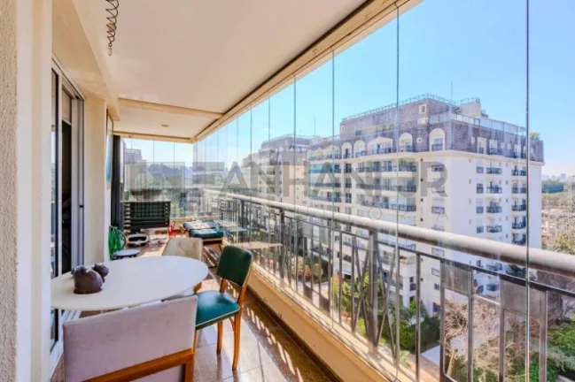 Imagem Apartamento com varanda locação em São Paulo-SP, Alto de Pinheiros: 3 quartos, 3 suítes, 4 salas, 5 banheiros, 4 vagas, 220m². Venha conhecer!