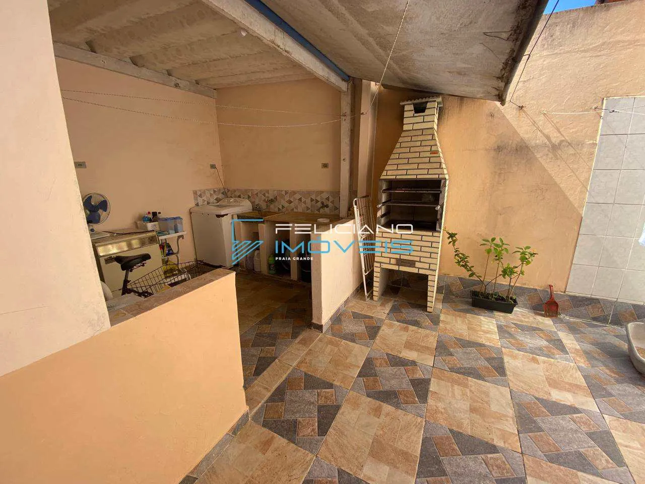 Imagem Casa com 2 quartos, Caiçara, Praia Grande - R$ 450 mil, Cod: 5587
