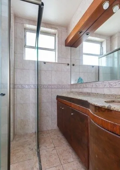 Imagem Apartamento no bairro Floresta de 2 dormitórios dependência e vaga DESOCUPADO