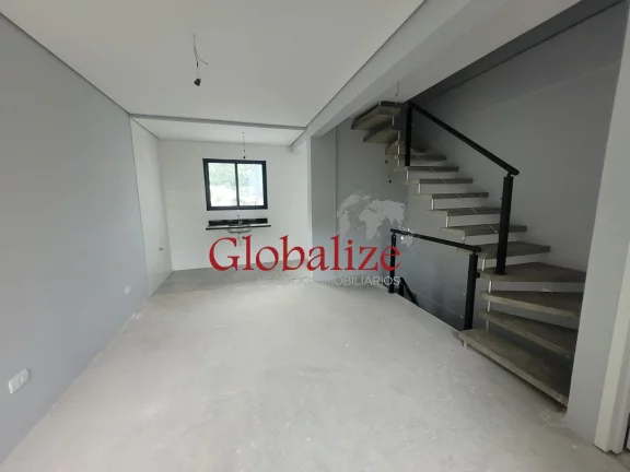 Imagem TRIPLEX COM 02 DORMITÍRIOS SENDO 02 SUÍTES, R$750.000,00, DENTRO DE UM VILLAGIO BEM FAMILIAR, ÓTIMA LOCALIZAÇÃO, AMPLA SALA E POSSUI UM SOLÁRIO