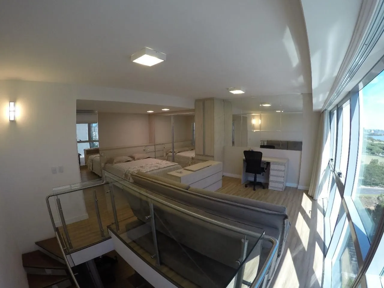 Imagem Vende-se apartamento duplex com 1 quarto , 64m² e 2 vagas - Praia de Belas