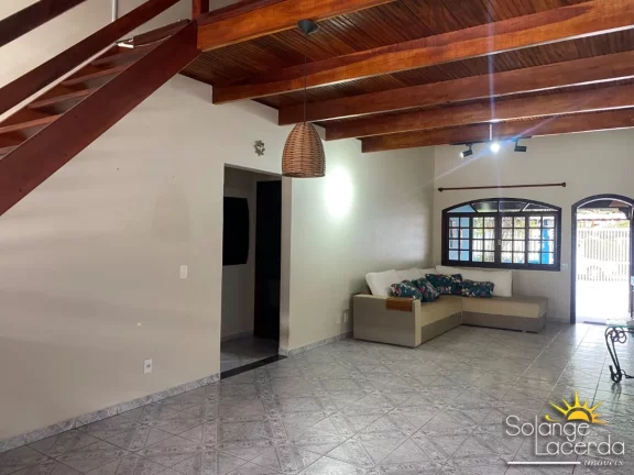 Imagem Bela Casa - Rica em Madeira - 6 Dormitórios - Escritura Definitiva - Residencial ou Comercial - Confira!
