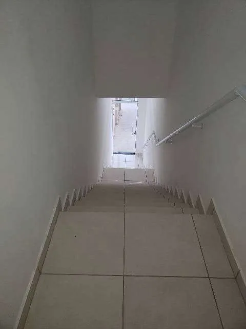 Imagem Excelente Oportunidade de Investimento: 2 Pontos Comerciais e 4 Kitnets em Avenida Movimentada com Alta Visibilidade