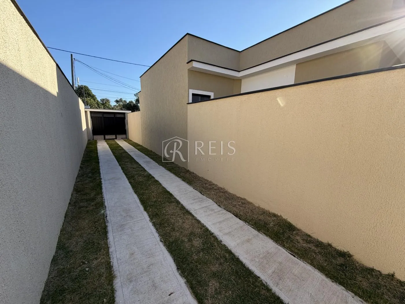 Imagem Casa para Venda em Rio das Ostras, Enseada das Gaivotas, 3 dormitórios, 1 suíte, 2 banheiros, 4 vagas