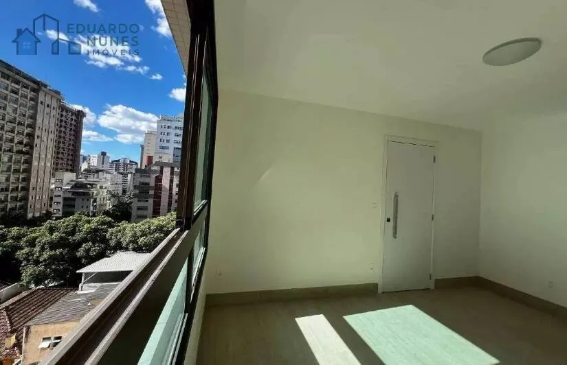 Imagem Apartamento no Lourdes - 2 quartos, suíte e 2 vagas livres.