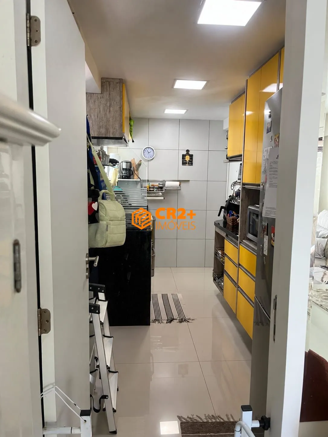 Imagem Vendo Apartamento com 85 m², a apenas 50 metros da orla da Praia do Pina!