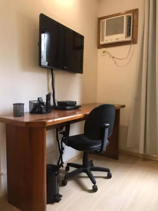 Imagem Flat para aluguel possui 30 metros quadrados com 1 quarto em Moema