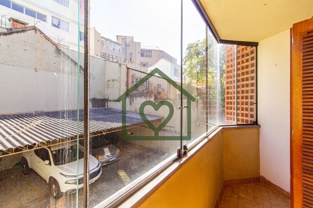 Imagem Ótima oportunidade de negócio! Apartamento de 1 dormitório com garagem no bairro Petrópolis! Des...