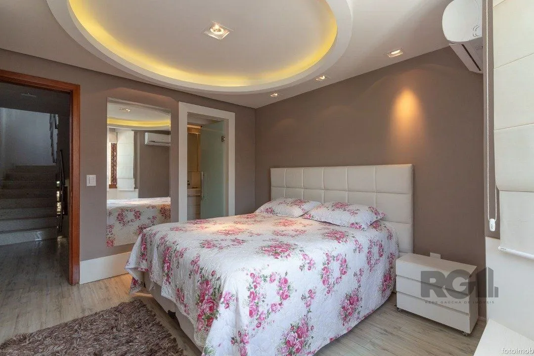 Imagem Casa Condominio para Venda - 307m², 5 dormitórios, sendo 1 suites, 4 vagas - Cristal