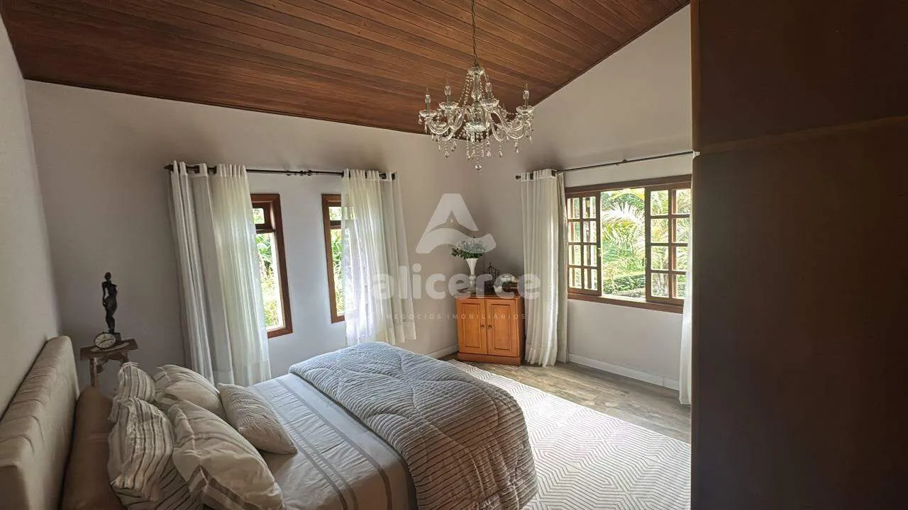 Imagem Casa à venda com 7 quartos 2 suítes, 492m² em Armação do Pântano do Sul Florianópolis