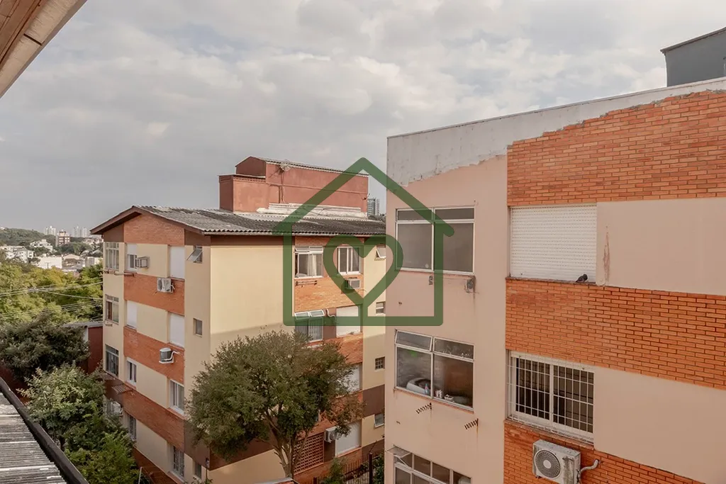 Imagem Descubra seu novo lar em Porto Alegre! Apresentamos um encantador apartamento à venda, localizado n...