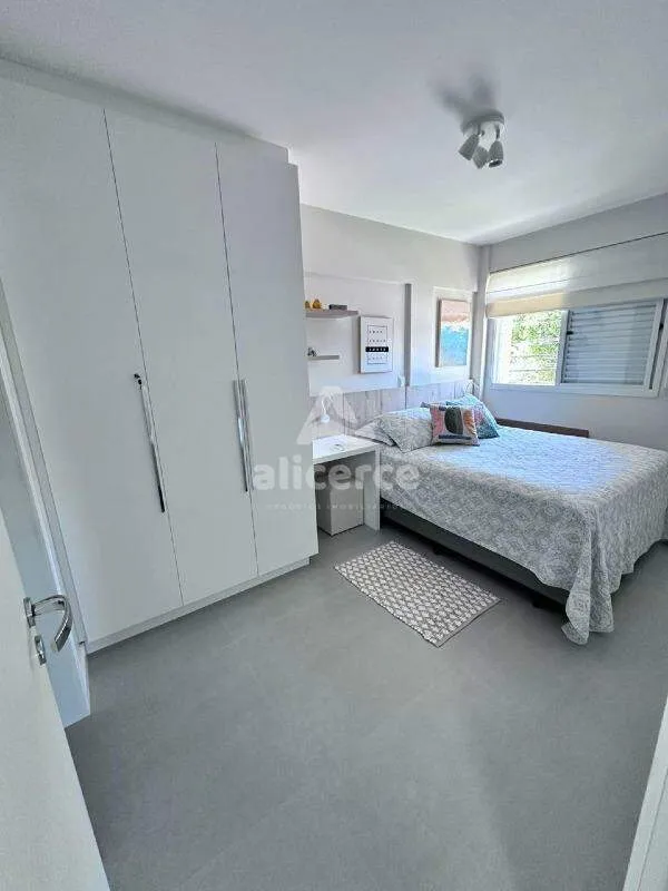 Imagem Oportunidade 3 dorm. com suíte na Praia da Cachoeira do Bom Jesus - Florianópolis/SC!