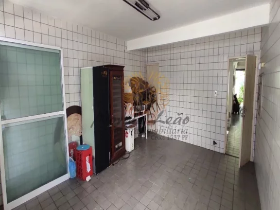Imagem Casa à Venda no Bairro 13 de Julho, Aracaju-SE - 280 m², 4 quartos, 3 suítes, 3 salas, 5 banheiros e 3 vagas!