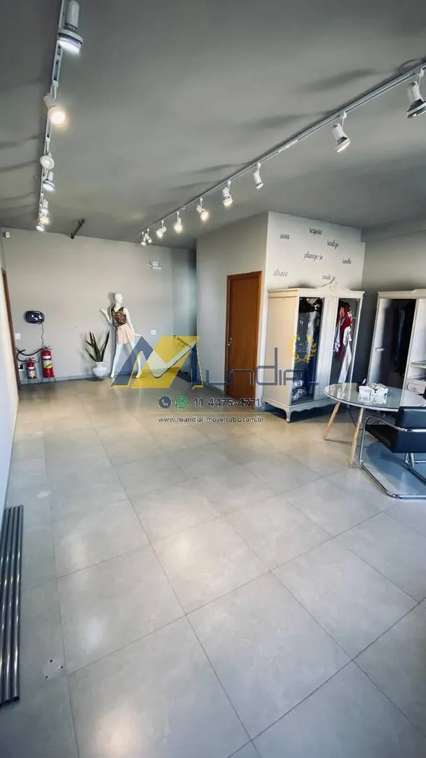Imagem Galpão Comercial com 399m² à Venda por R$ 2,9 Milhões