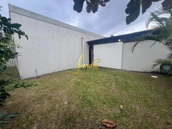 Imagem Casa de esquina, com dois dormitórios semi mobiliada