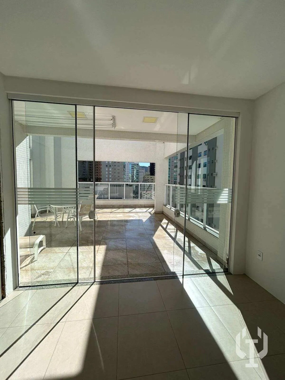 Imagem Apartamento à venda, no Norma Perfol, em Itapema, Centro, com 2 quartos, 220m2