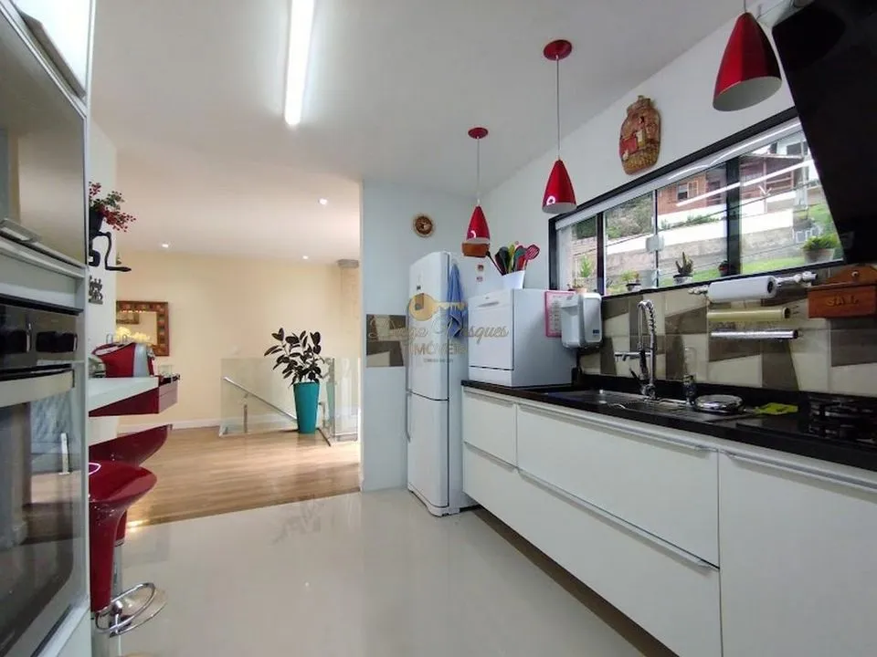 Imagem Casa em Condomínio para Venda em Teresópolis / RJ no bairro Albuquerque