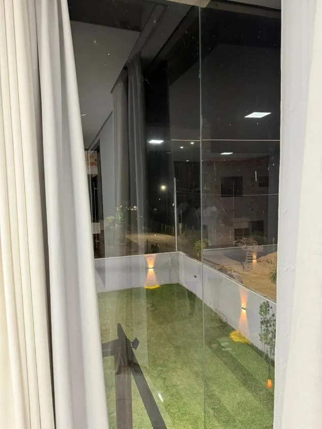 Imagem CASA DE LUXO À VENDA EM CONTAGEM/MG , Área de 915 m²