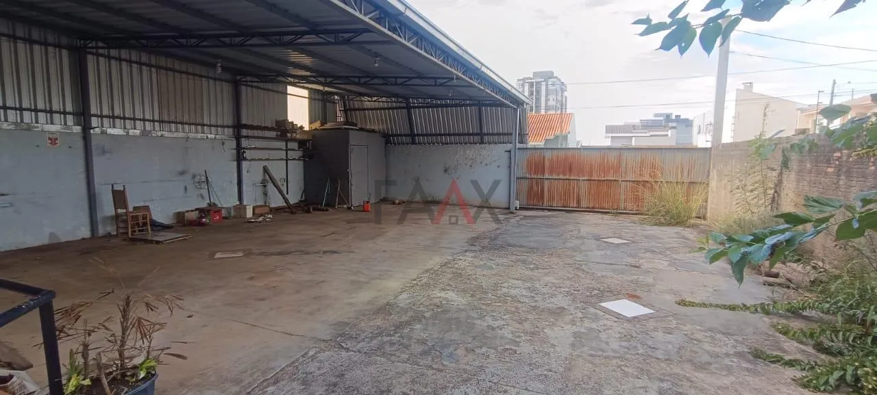 Imagem Sala Comercial 900m para Alugar em São Cristóvão com Estacionamento