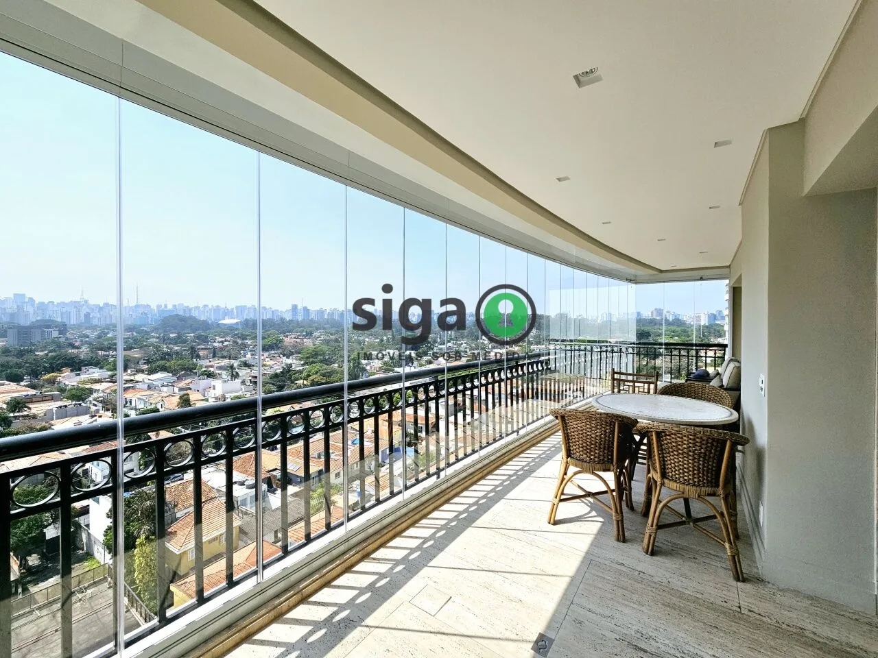 Imagem Cobertura Duplex 420 m² reformados, 4 suítes e 5 vagas na Vila Nova Conceição