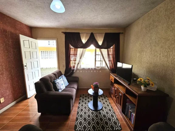 Imagem Casa com 2 Quartos (1 com varanda) à venda em Teresópolis!
