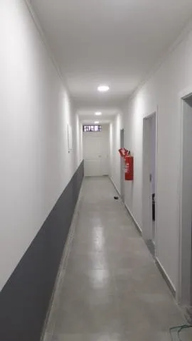 Imagem LOCAÇÃO DE SALA COMERCIAL VILA RIMAN, EM ARUJÁ/SP, SALA NO TÉRREO / 58m², 1 toilette! CONSULTE-NOS.