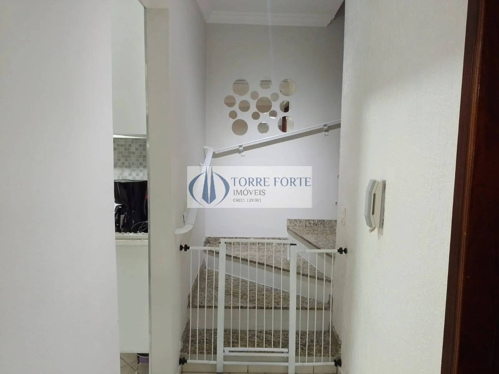 Imagem linda casa 3 dormitórios, com 2 vagas em ótima localização
