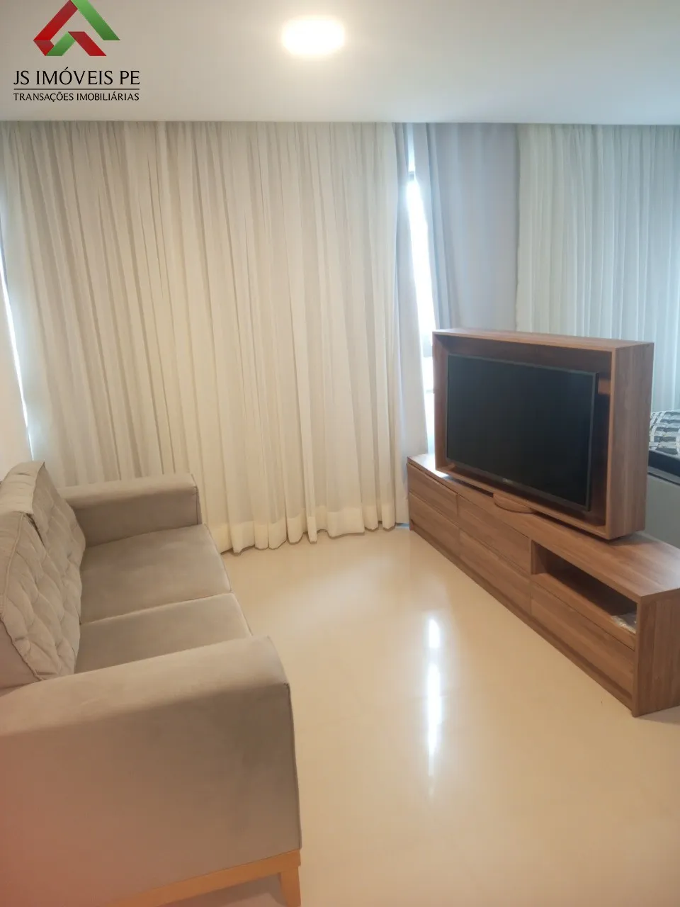 Imagem Imperdível! Apartamento Mobiliado para locação em Piedade, Jaboatão dos Guararapes-PE: 1 quarto, 2 salas, 1 banheiro, 1 vaga de garagem.