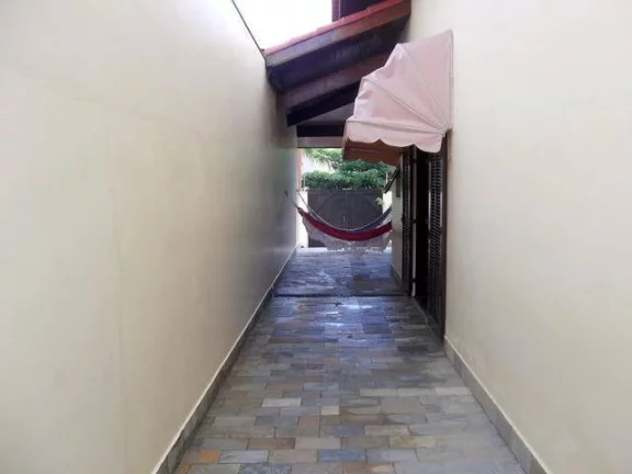 Imagem CASA COM PISCINA PERTINHO DA PRAIA