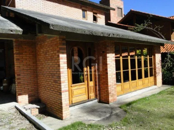 Imagem Casa Condominio para Venda - 480m², 3 dormitórios, sendo 2 suites, 2 vagas - Elsa