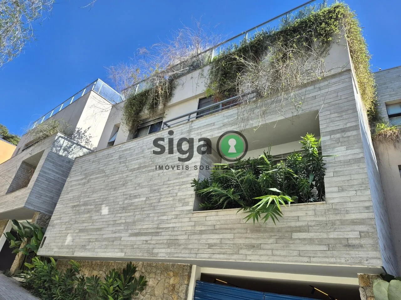 Foto do imóvel Casa em Condomínio a venda no Cidade Jardim com 5 quartos